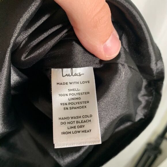 Lulu’s Dress Women’s Medium Black Floral Embroidered Sleeveless Mini Dress - Picture 6 of 9